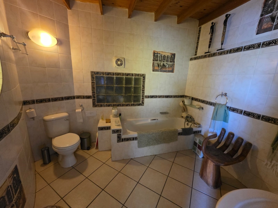 4 Bedroom Property for Sale in Lindequesdrif North West